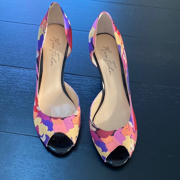 Marc Fisher Floral Fabric Heels. Size 9.5 - Picture 1 of 9